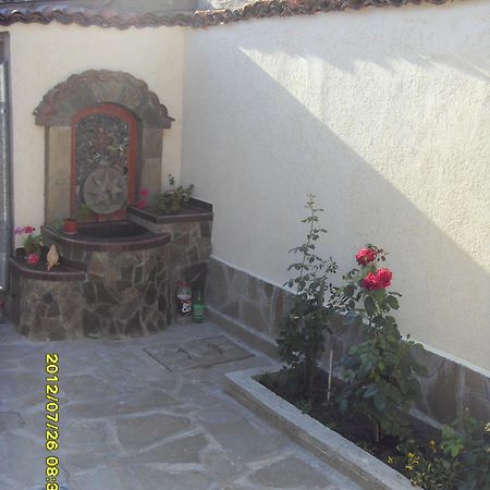 Guest House Vodolei Kotel Esterno foto